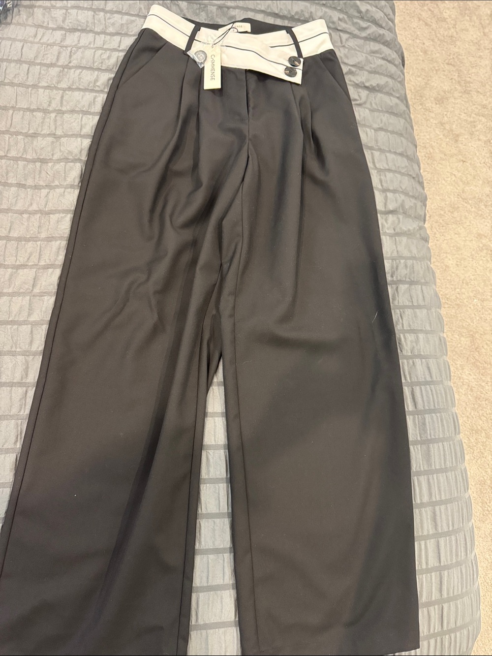 Commense Black Wide-Leg Pants with White Contrast Waistband and Buttons - Picture 2 of 4